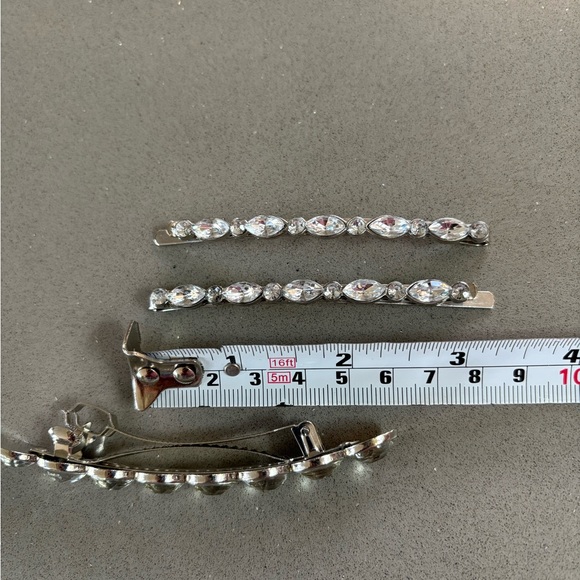 Silver colour Rhinestone Hair Clips - Picture 3 of 11